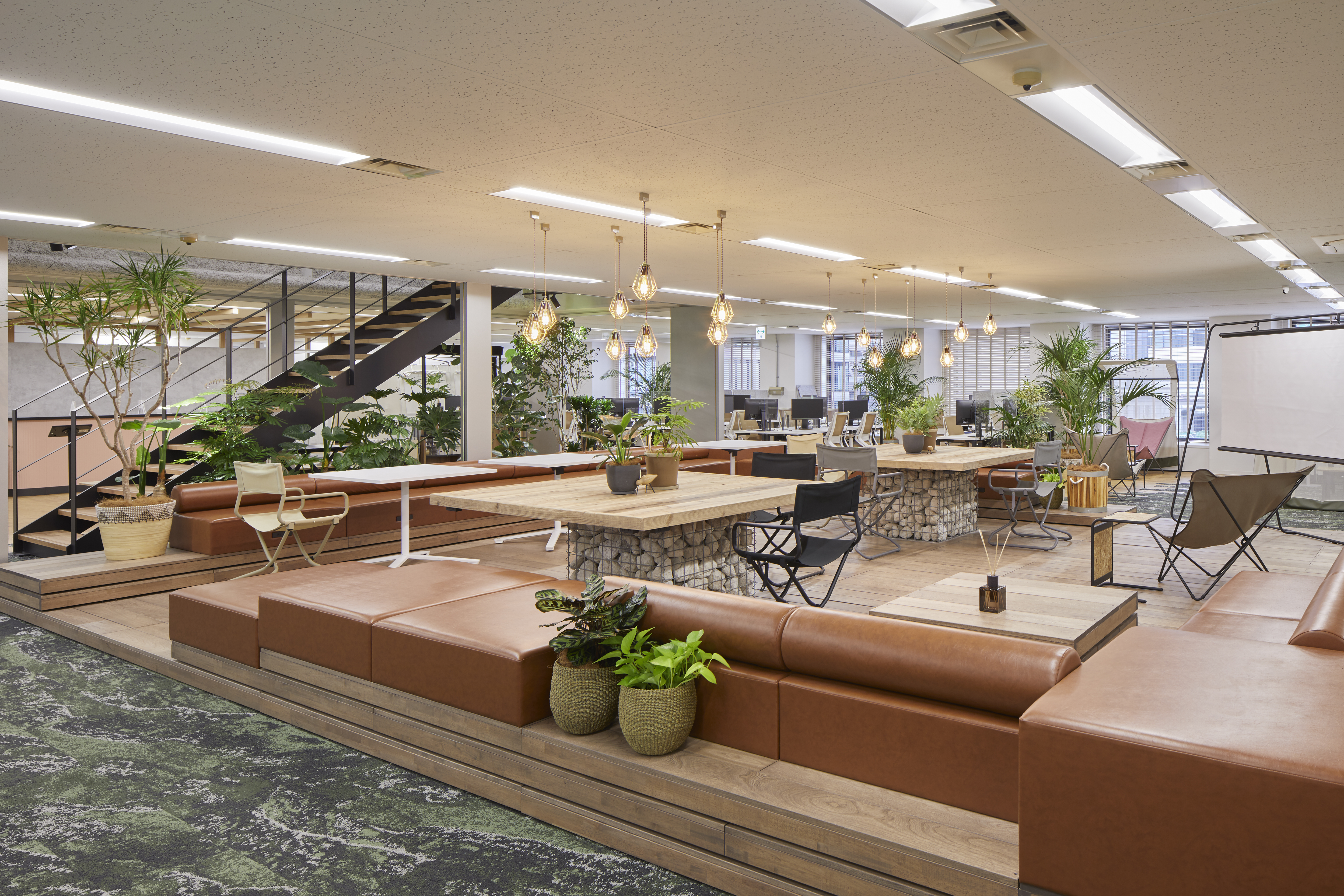 usecases-officerenewal-main.jpg
