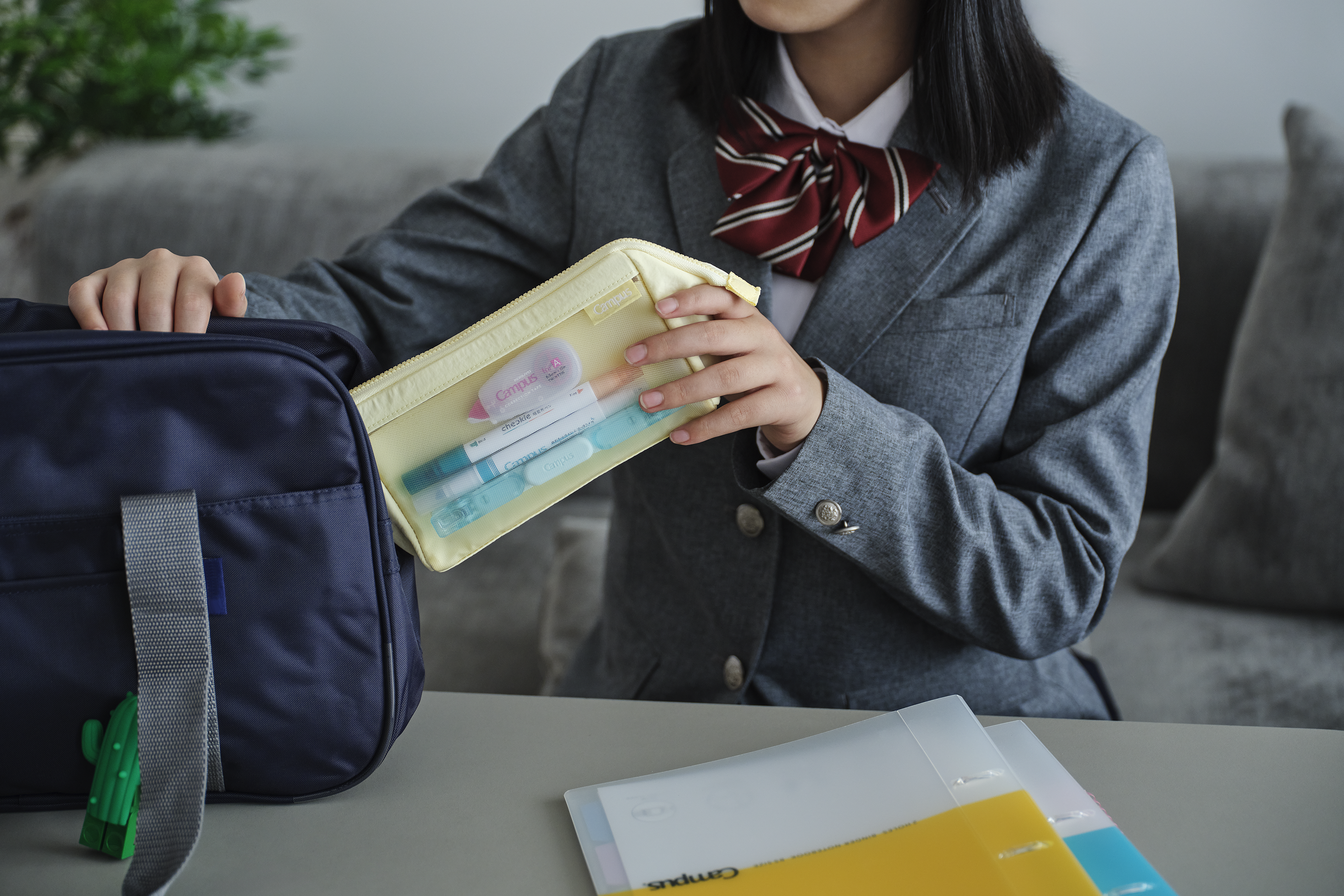 キャンパス スタメン文具が仕分けできるペンケースKV
