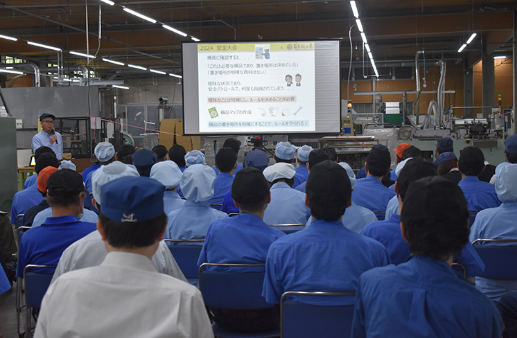 Health-and-Safety Conferences and Safety Patrols in Plants in the KOKUYO Group in Japan